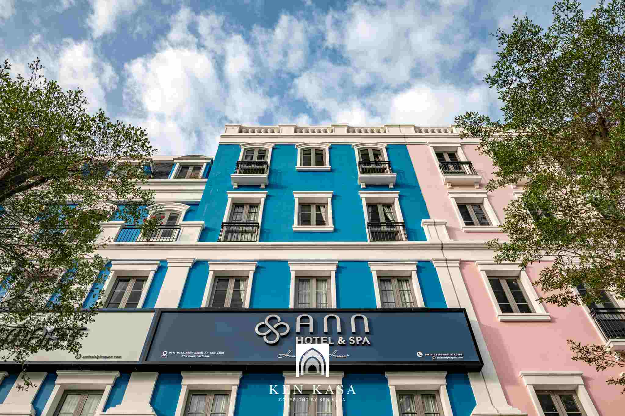 Phòng ngủ khách sạn hiện đại
